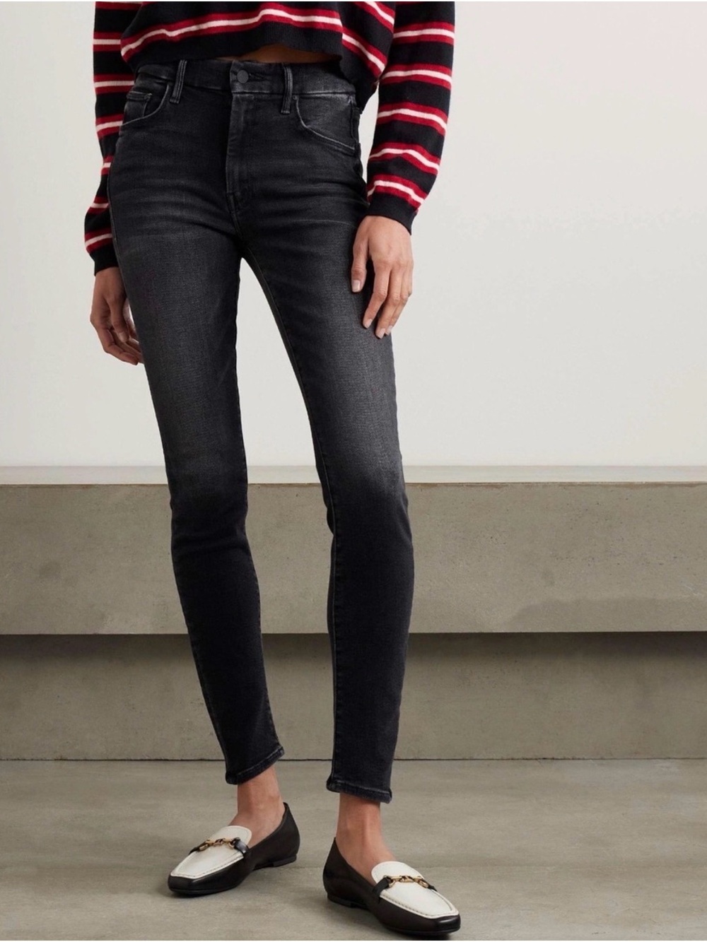 MOTHER The Looker Mid Rise Skinny Jeans in Washed Black
